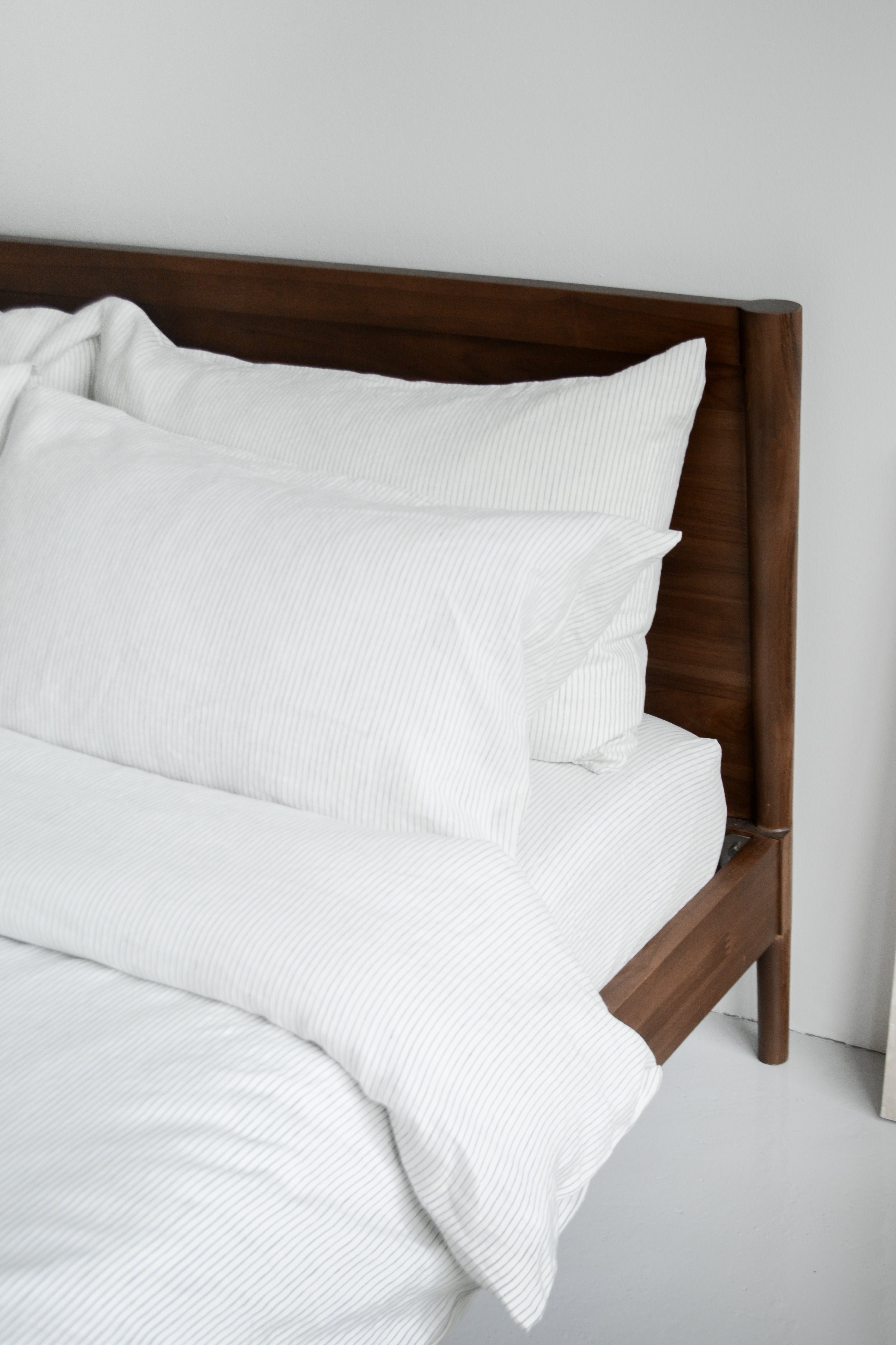 Linen Fitted Sheet Set | Pinstripes